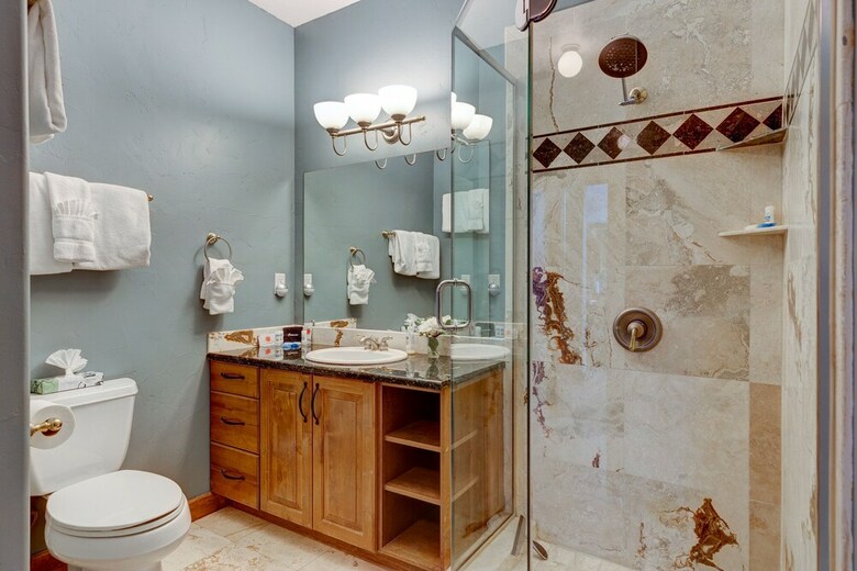 400 Whispering Pines Circle (private Home With Hot Tub)