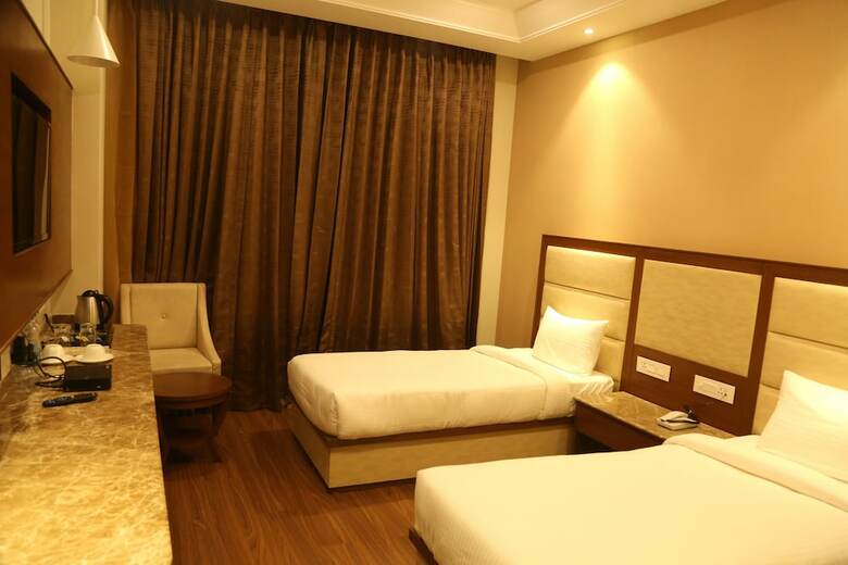 Hotel Maple Grand