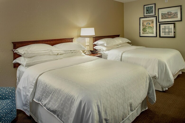 Sheraton Westport Chalet Hotel St. Louis