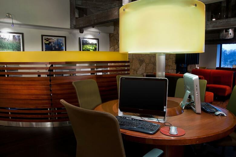Sheraton Westport Chalet Hotel St. Louis