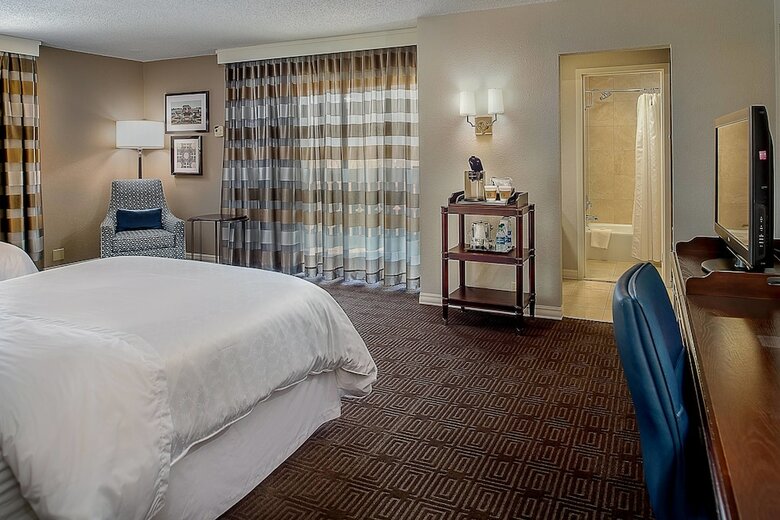 Sheraton Westport Chalet Hotel St. Louis