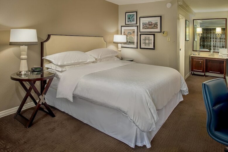 Sheraton Westport Chalet Hotel St. Louis