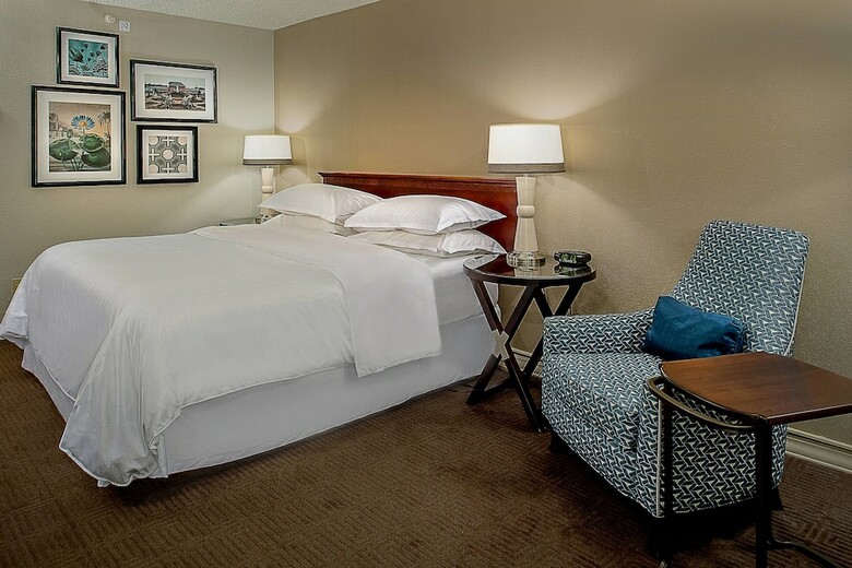 Sheraton Westport Chalet Hotel St. Louis