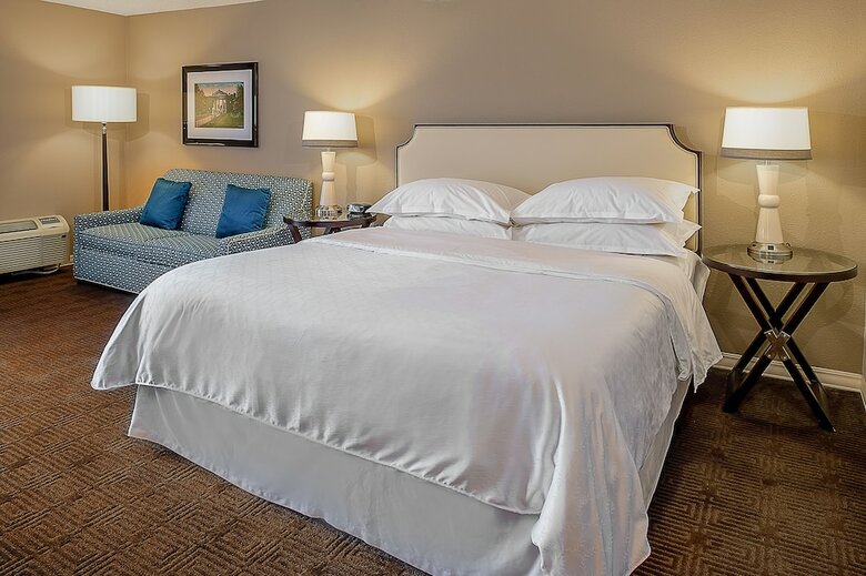 Sheraton Westport Chalet Hotel St. Louis