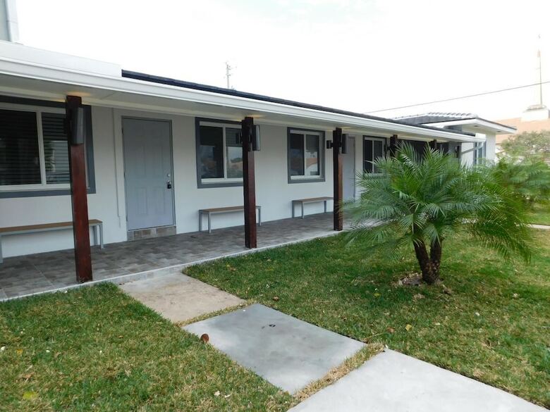 Apartamentos Costa Este Beach Vacation