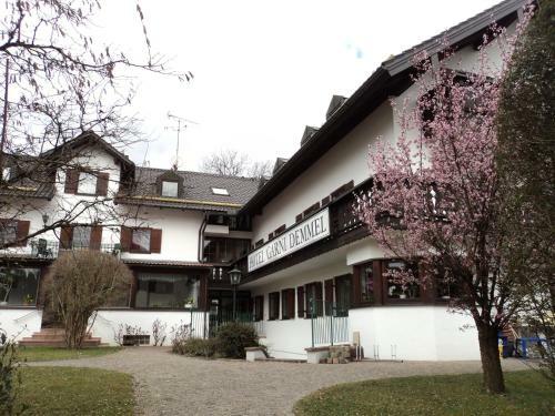 Hostal Hotel Garni Demmel