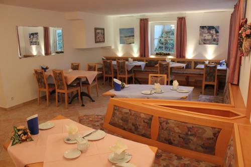 Hostal Pension Demmel