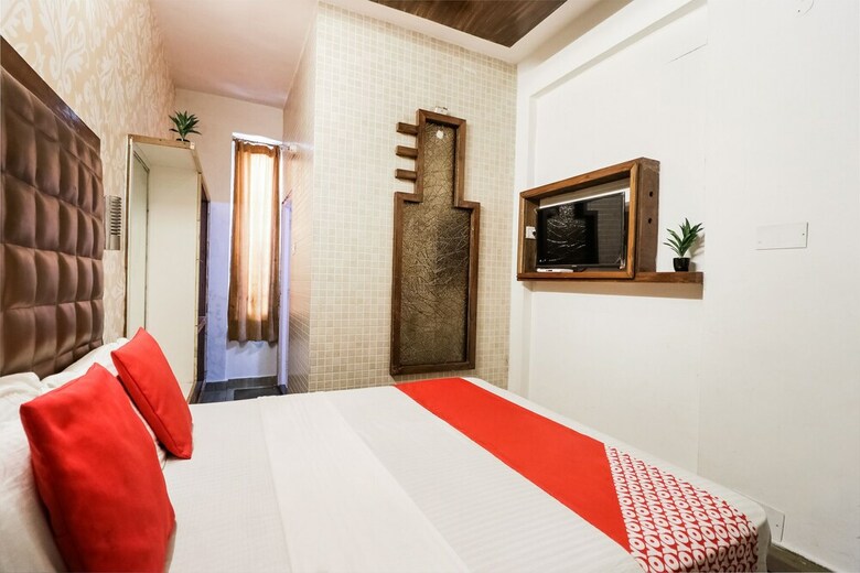 Hotel Oyo 3360 Near Victory Tunnel