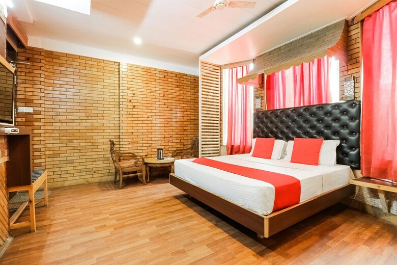 Hotel Oyo 3360 Near Victory Tunnel