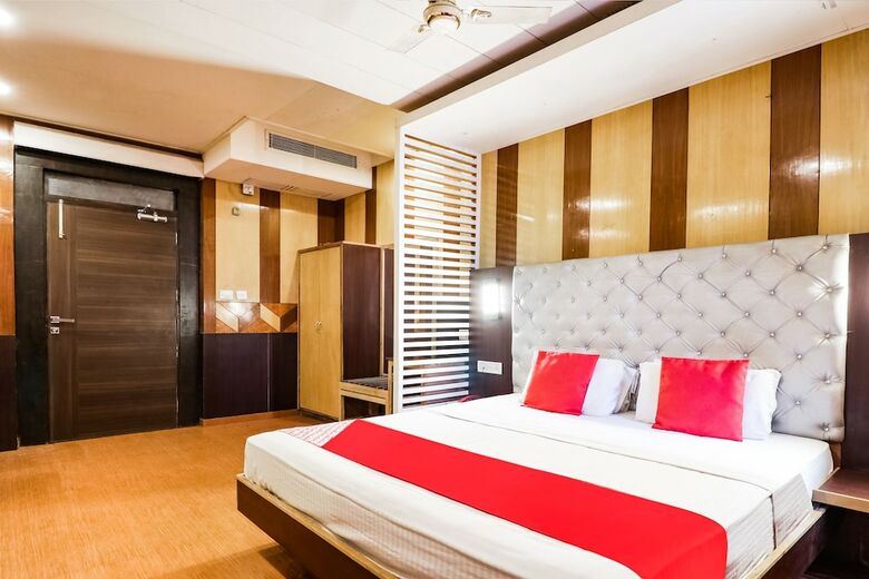 Hotel Oyo 3360 Near Victory Tunnel