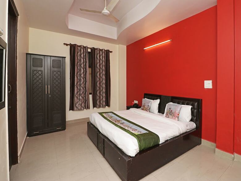 Hotel Oyo 11925 Krishna 26