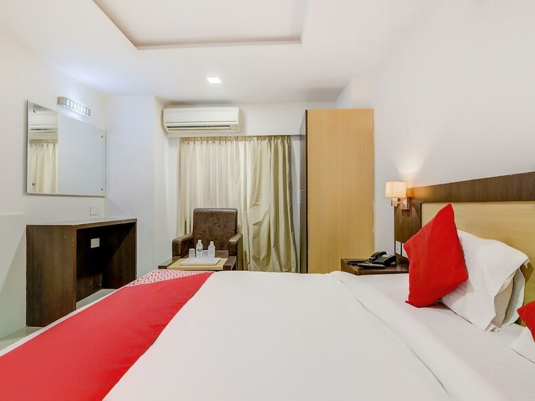 Oyo 6383 Hotel Leela Grand Inn