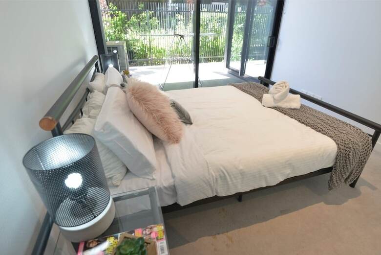 Apartamentos Spacious Cosy Bedroom Suite + Large Balcony