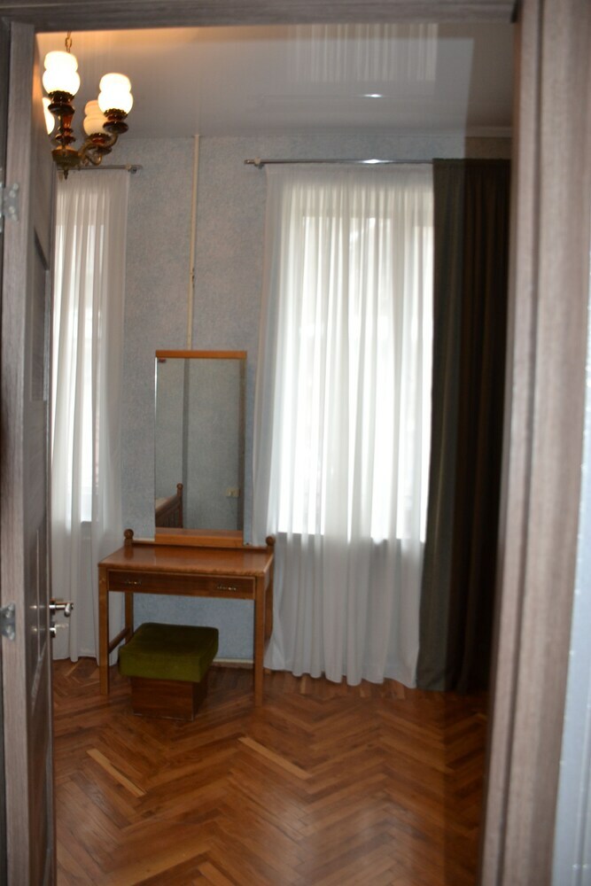 Hotel Dachi Inn