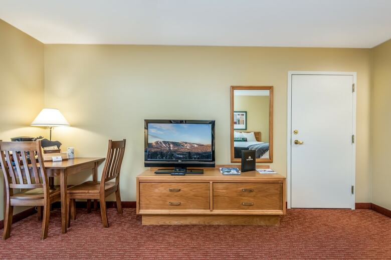 Grand Summit Hotel
