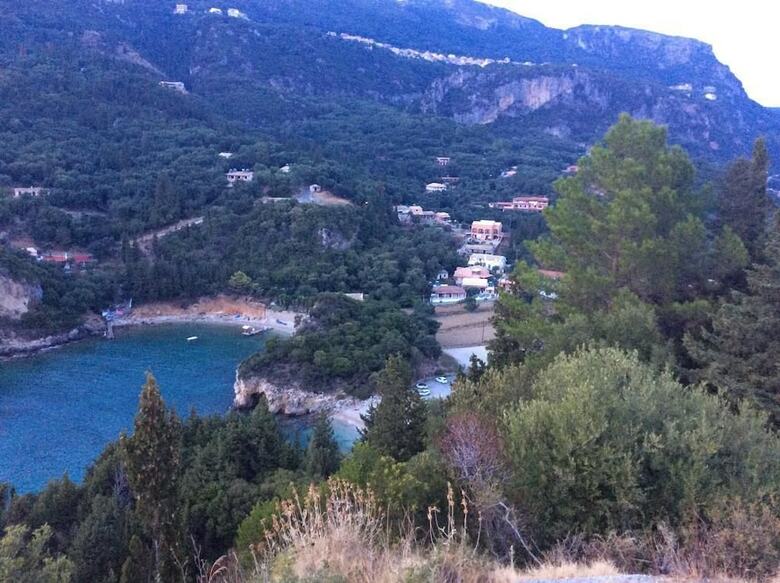 Villa Ampelaki (30 Meters To The Beach)