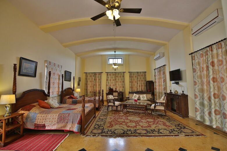 Hotel Roop Niwas Kothi