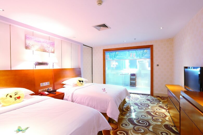 Victoria Hotels