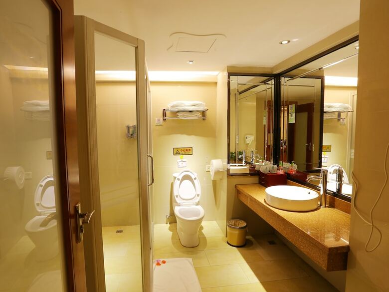 Victoria Hotels