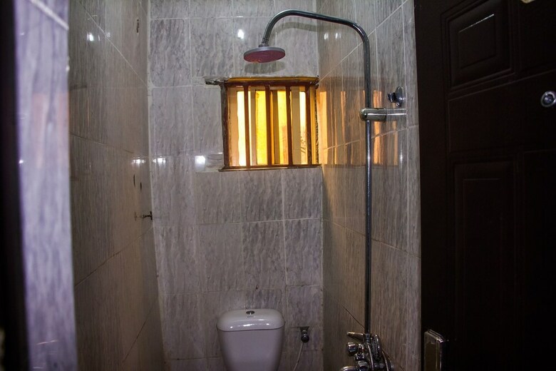 Masbat De-kings Hotel