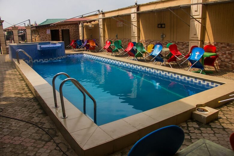 Masbat De-kings Hotel