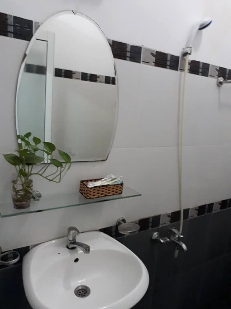 Hotel Queen Pearl Hostel