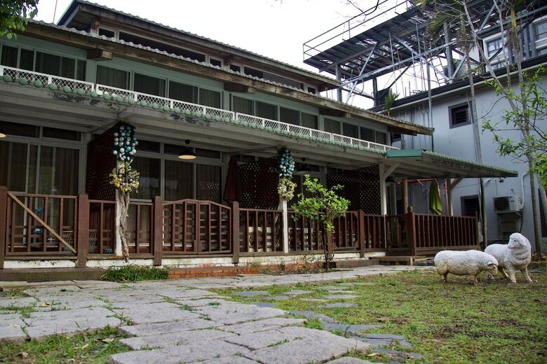 Bed & Breakfast Sun Moon Lake Full House Resort