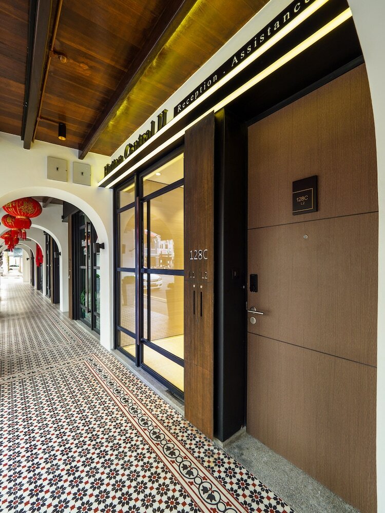 Hutton Central Hotel