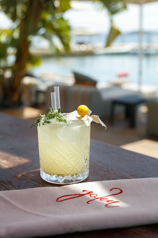 Galen Hotel & Beach