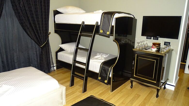 Hotel Hymetis Palace