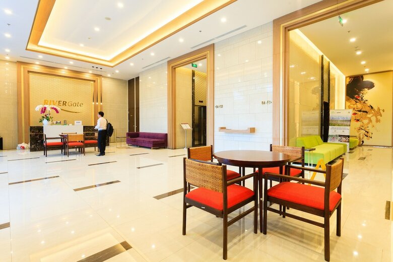 Rivergate Apartment