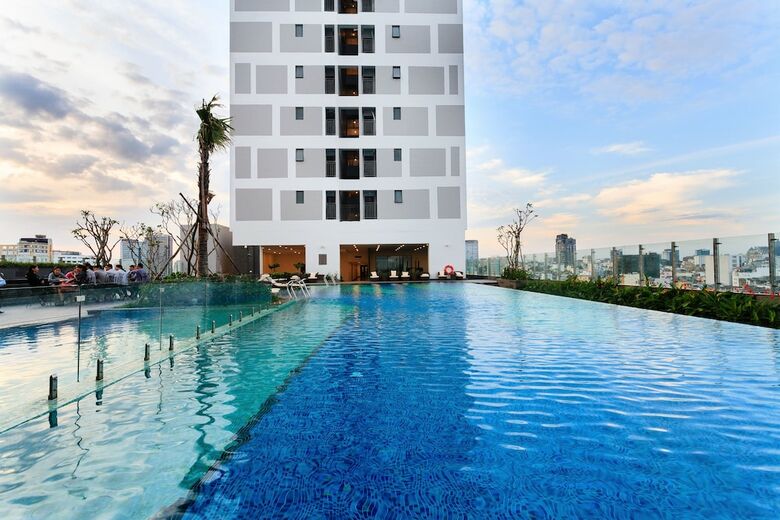 Rivergate Apartment