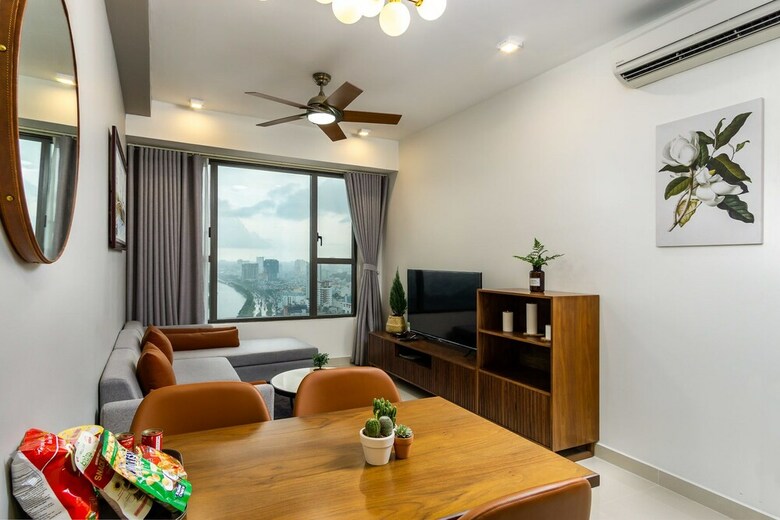 Rivergate Apartment
