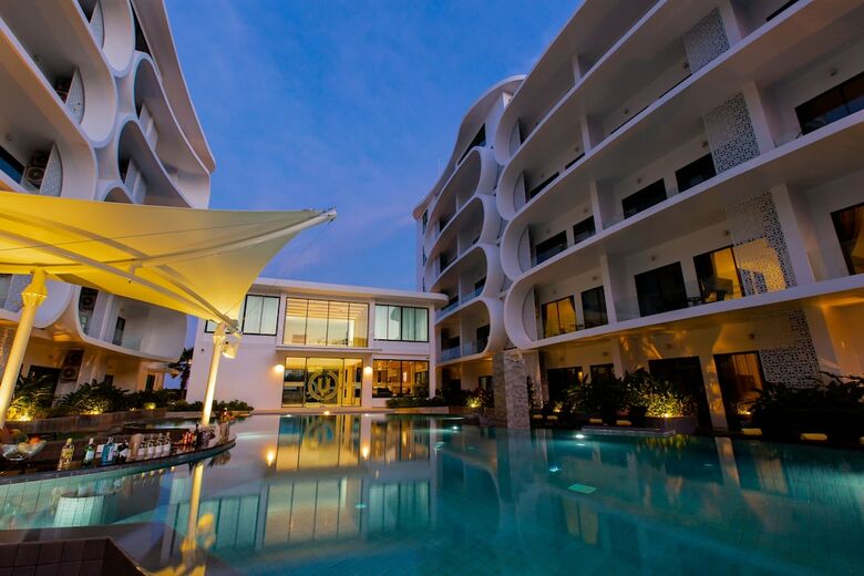 Villa Utopia Naiharn