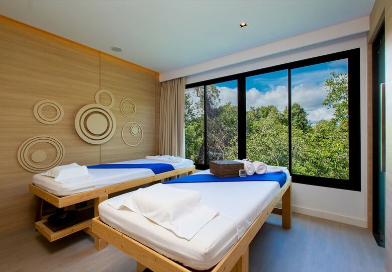 Villa Utopia Naiharn