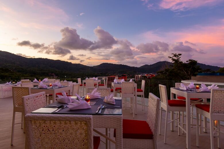 Villa Utopia Naiharn