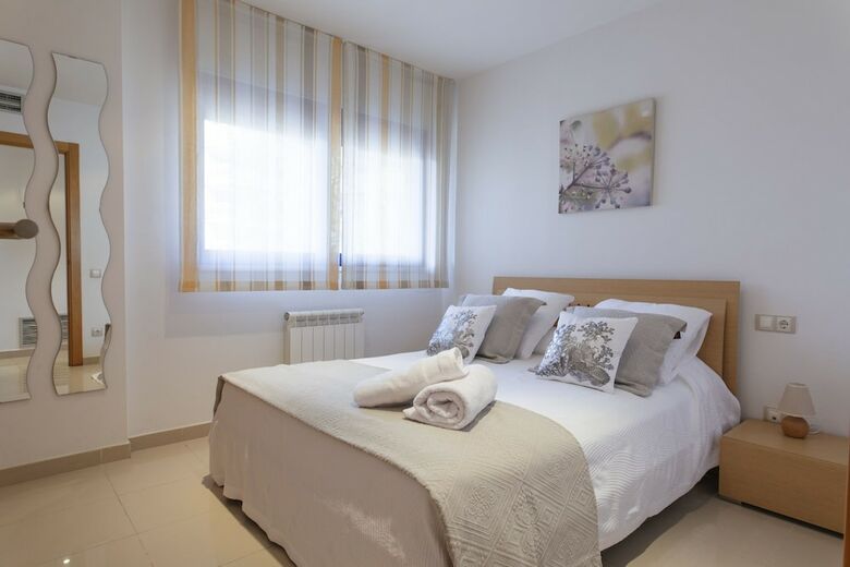 T&h Les Ones Family Apartments