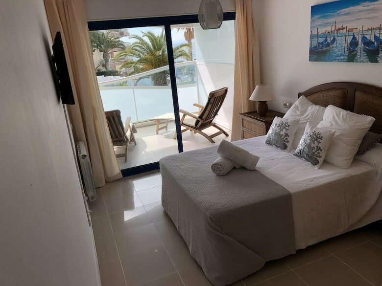 T&h Les Ones Family Apartments