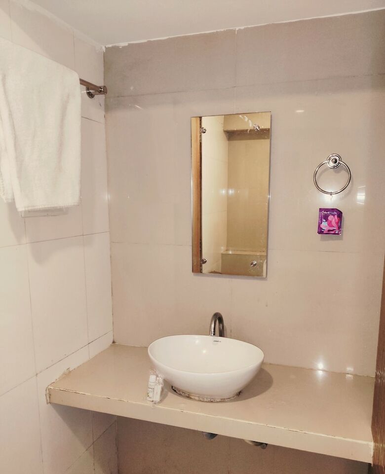 Hotel Vashi Inn