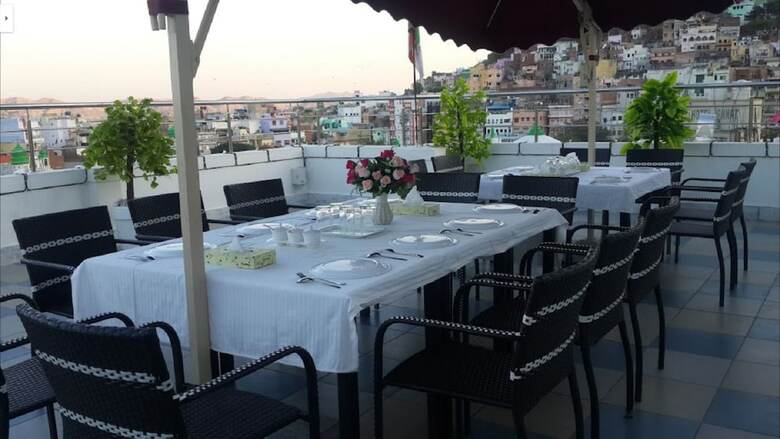 Hotel Madni Royale