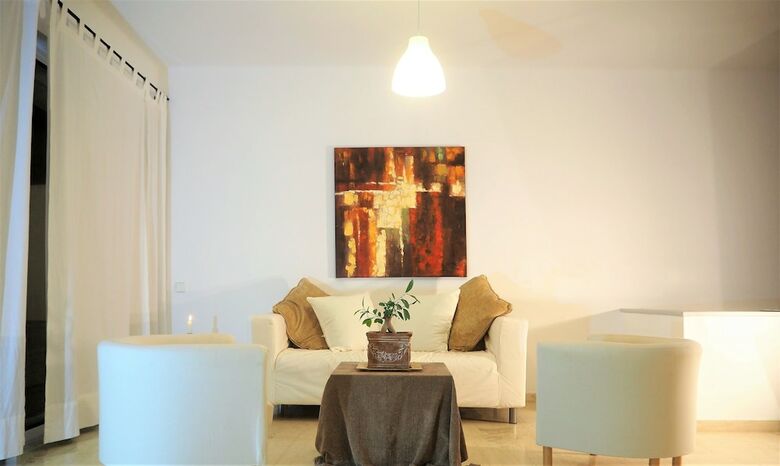 Villa White Coral