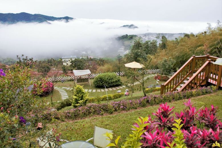 Hotel Sitou Flora's House B&B
