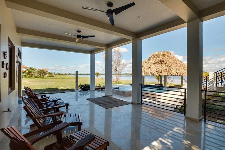 Villa Laguna Gecko