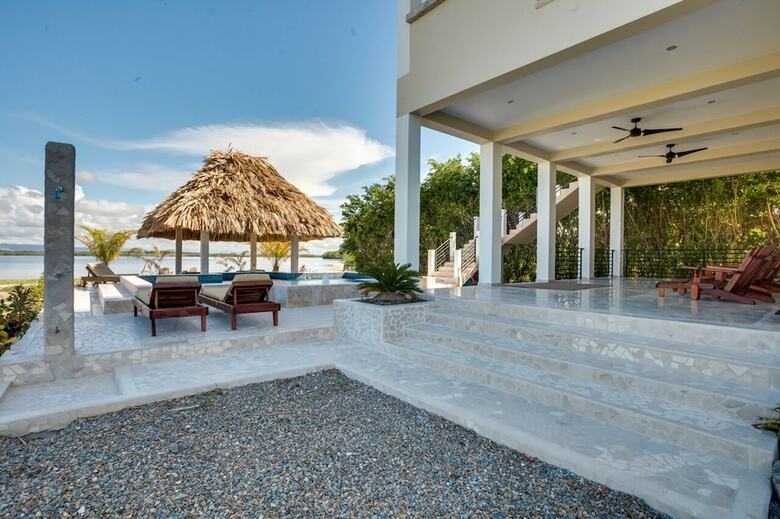 Villa Laguna Gecko