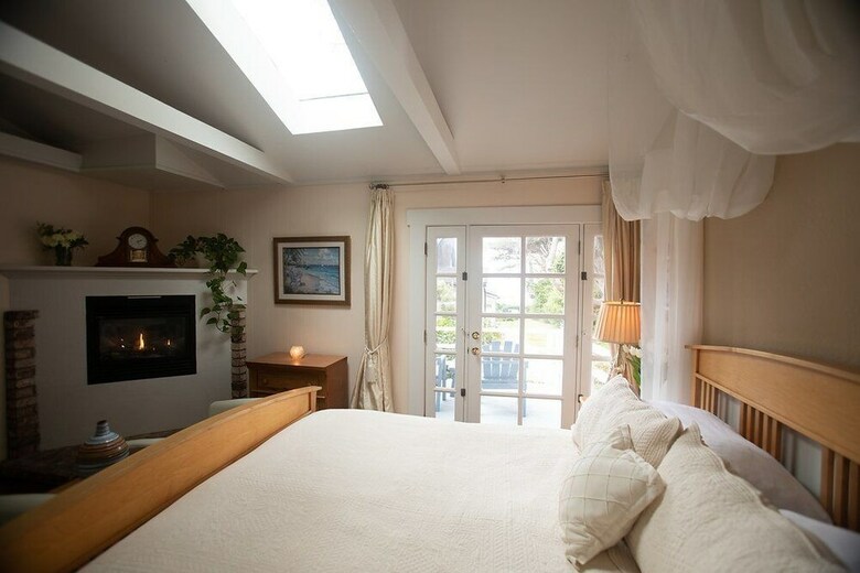 Bed & Breakfast Agate Cove Inn