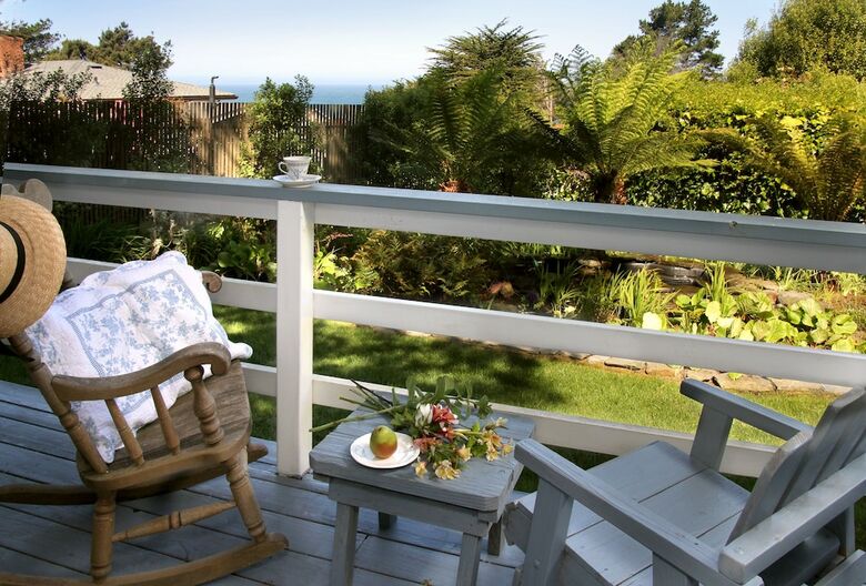 Bed & Breakfast Agate Cove Inn