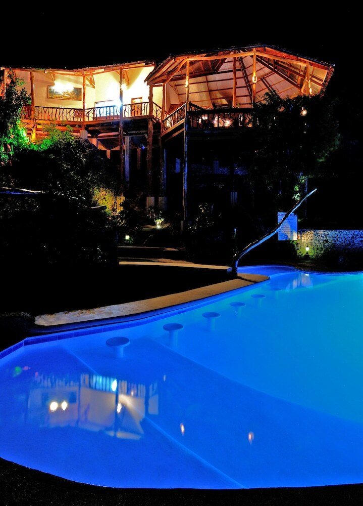 Hotel Kalachuchi Beach Resort
