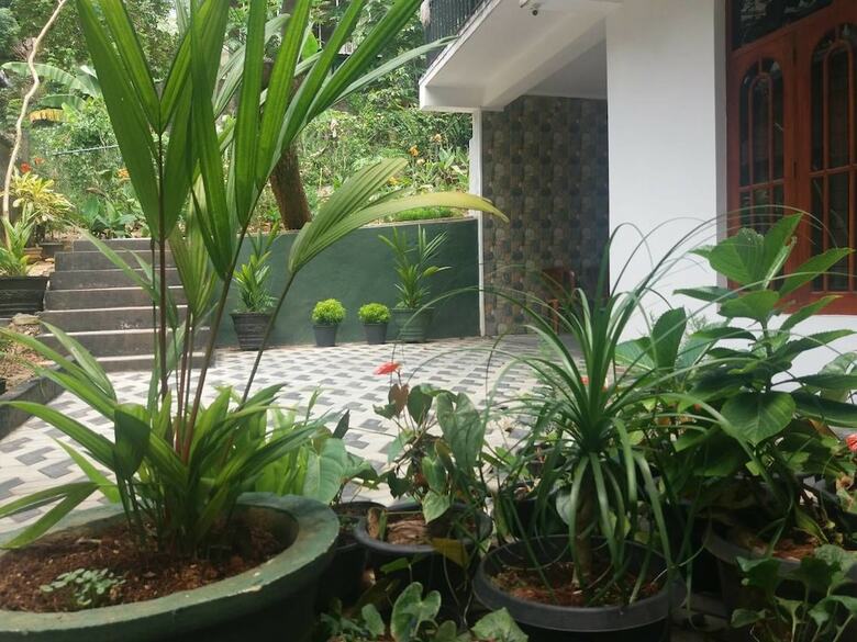 Hotel Miracle Villa