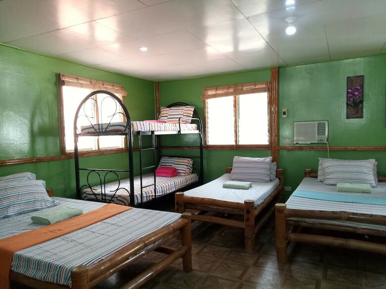 Hotel Smallfry's Beach Resort