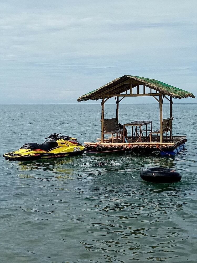 Hotel Smallfry's Beach Resort